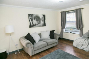 5Guests-FamilyFriendly-Parking-GardenView-Centre